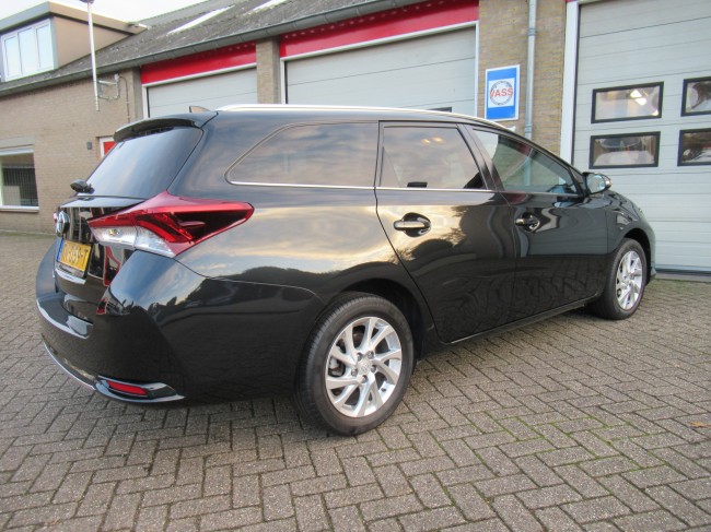 Toyota Auris Touring Sports 1.2T Dynamic