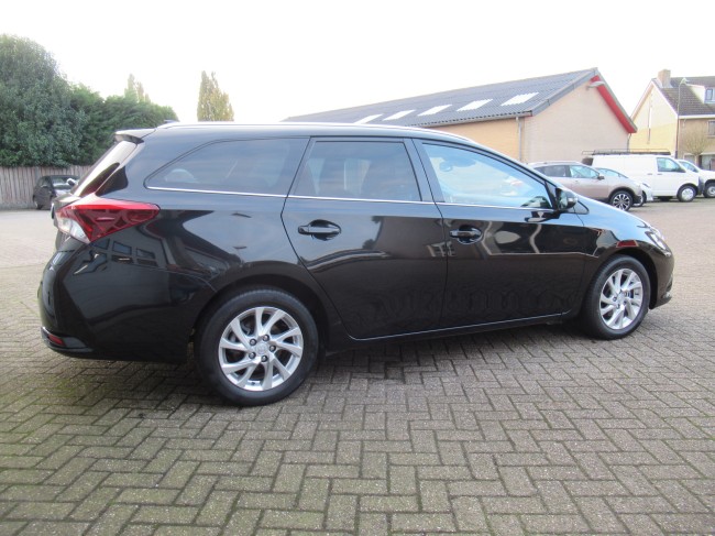 Toyota Auris Touring Sports 1.2T Dynamic