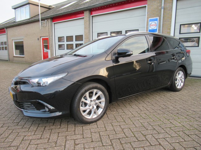 Toyota Auris Touring Sports 1.2T Dynamic