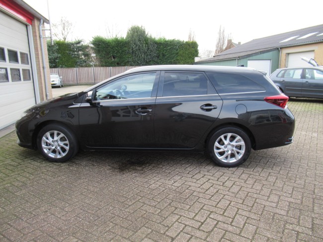 Toyota Auris Touring Sports 1.2T Dynamic