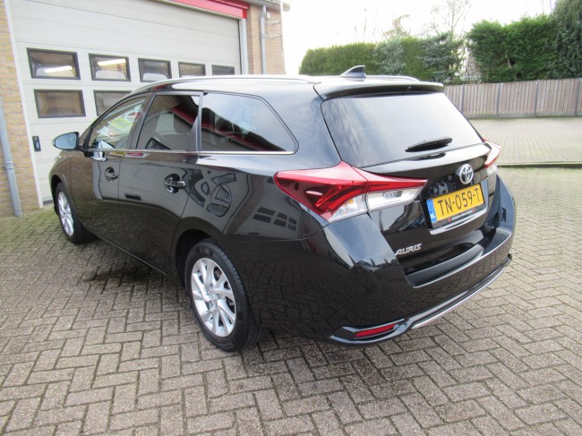 Toyota Auris Touring Sports 1.2T Dynamic
