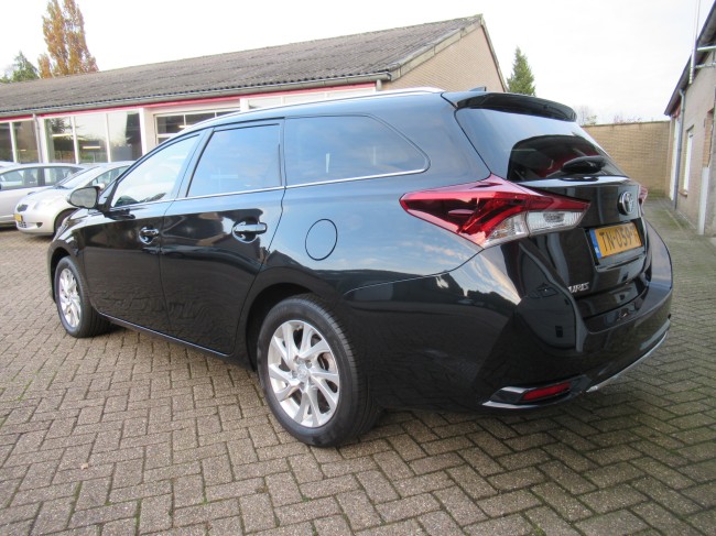 Toyota Auris Touring Sports 1.2T Dynamic