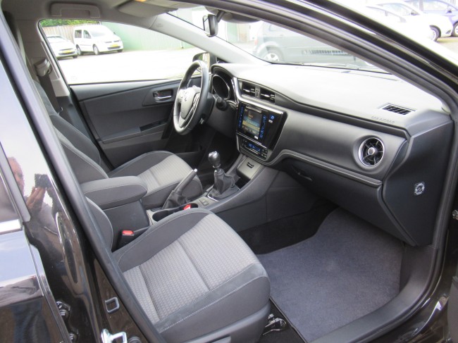 Toyota Auris Touring Sports 1.2T Dynamic