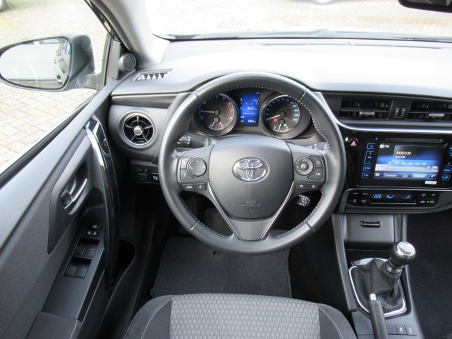 Toyota Auris Touring Sports 1.2T Dynamic