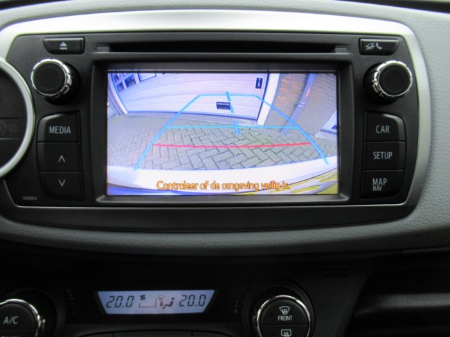 Toyota Yaris 1.5 Full Hybrid Dynamic Parelmoer lak