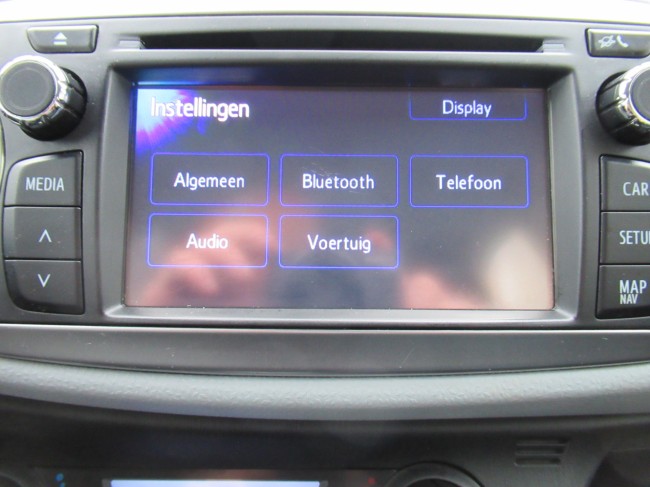 Toyota Yaris 1.5 Full Hybrid Dynamic Parelmoer lak