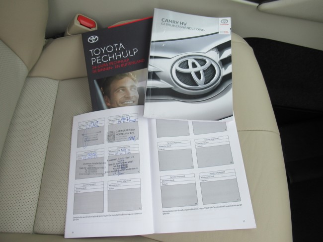 Toyota Camry 2.5 Hybrid Premium Nederlandse auto