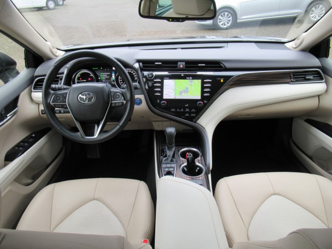 Toyota Camry 2.5 Hybrid Premium Nederlandse auto