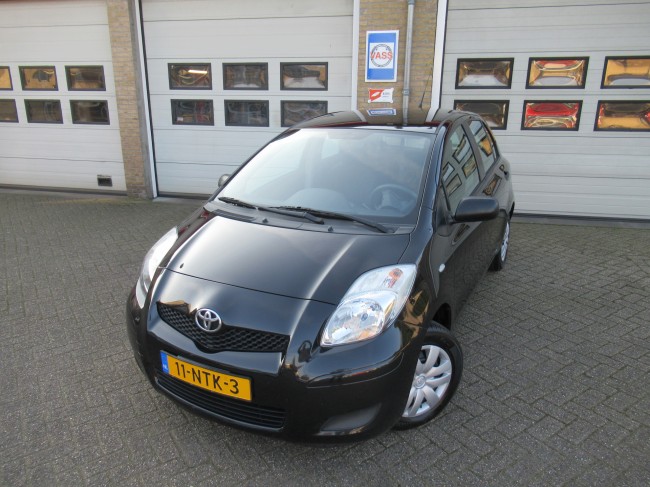 Toyota Yaris 1.0 VVTi Acces