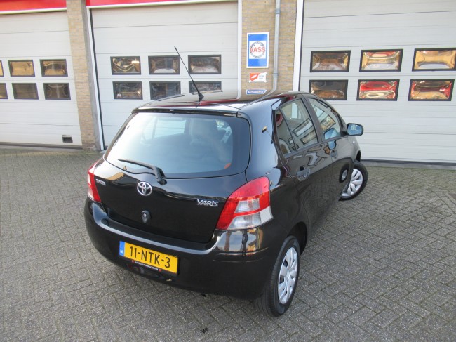 Toyota Yaris 1.0 VVTi Acces