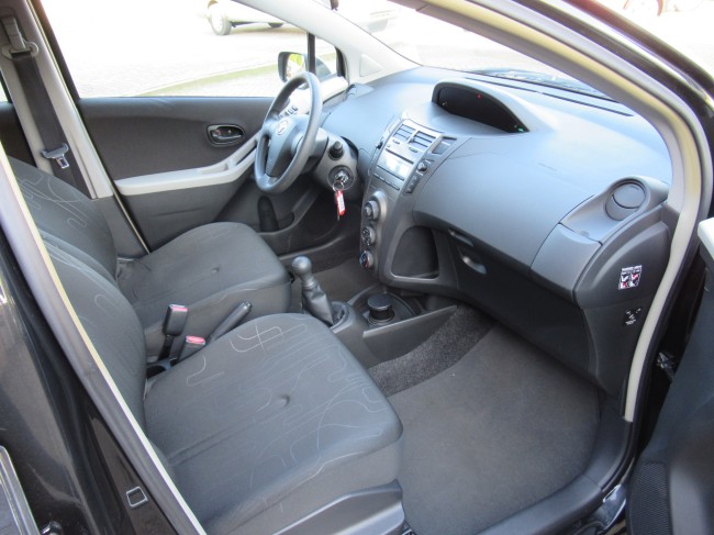 Toyota Yaris 1.0 VVTi Acces
