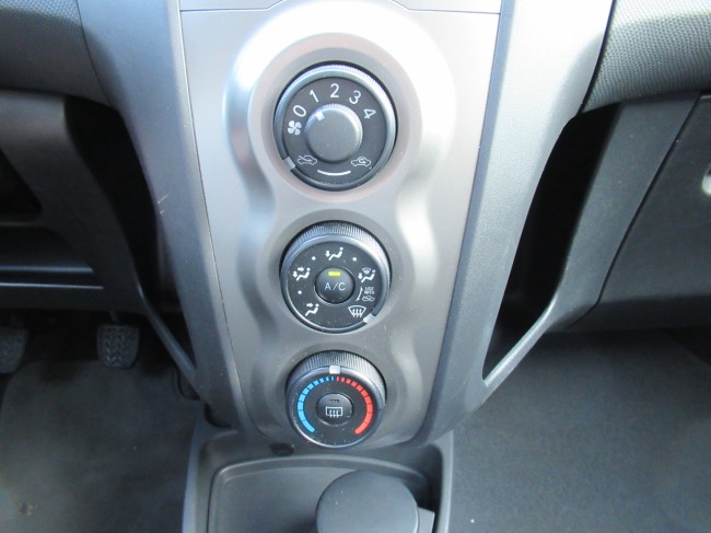 Toyota Yaris 1.0 VVTi Acces