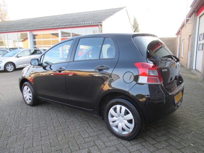 Toyota Yaris 1.0 VVTi Acces