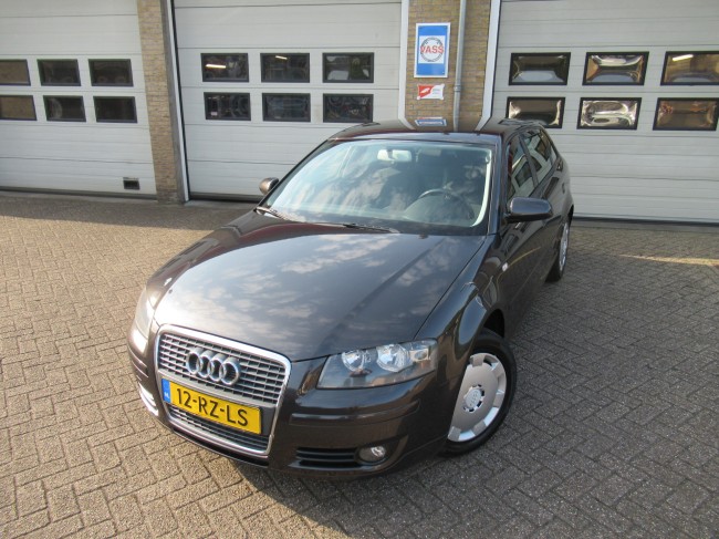 Audi A3 Sportback 1.6 FSI Attraction MEENEEMPRIJS