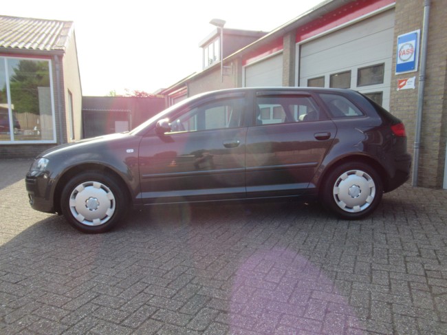 Audi A3 Sportback 1.6 FSI Attraction MEENEEMPRIJS