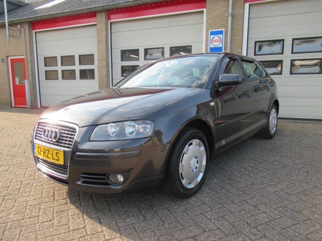Audi A3 Sportback 1.6 FSI Attraction MEENEEMPRIJS