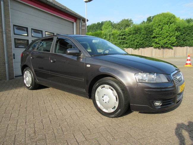 Audi A3 Sportback 1.6 FSI Attraction MEENEEMPRIJS