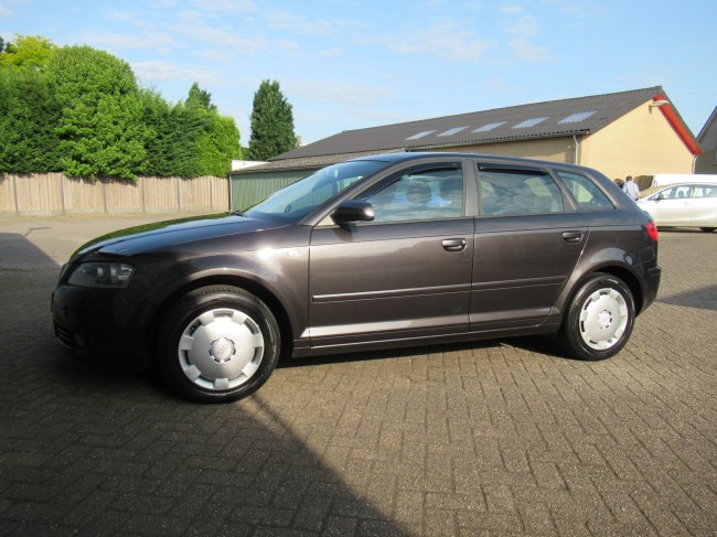 Audi A3 Sportback 1.6 FSI Attraction MEENEEMPRIJS