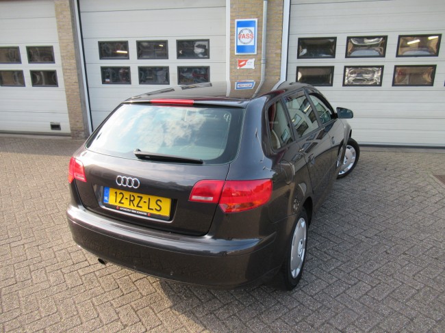 Audi A3 Sportback 1.6 FSI Attraction MEENEEMPRIJS
