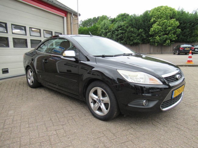 Ford FOCUS Coupe-cabriolet 1.6 Trend HANDEL  : cabriodak gaat niet open + rechter raammechanisme defect