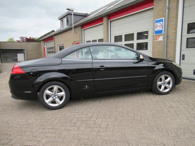 Ford FOCUS Coupe-cabriolet 1.6 Trend HANDEL  : cabriodak gaat niet open + rechter raammechanisme defect