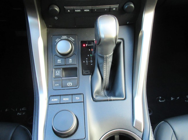 Lexus NX 300h AWD 25th First Edition leer Dealeronderhouden