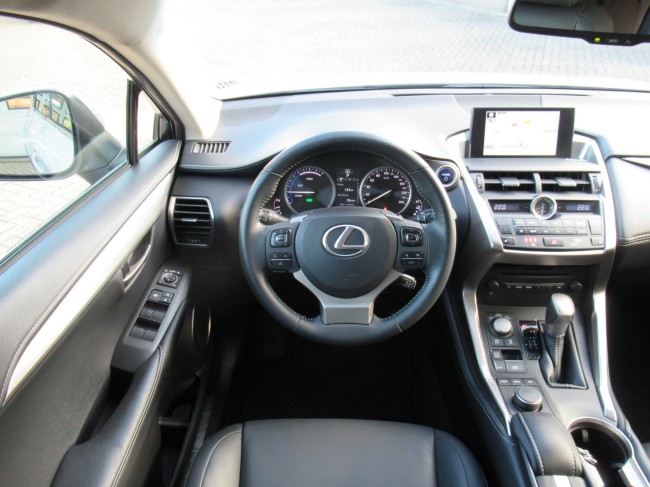 Lexus NX 300h AWD 25th First Edition leer Dealeronderhouden