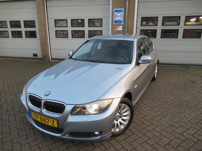 BMW 3-serie 325i Executive Xenon, Clima, PDC