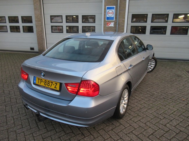BMW 3-serie 325i Executive Xenon, Clima, PDC