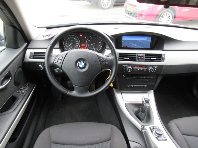 BMW 3-serie 325i Executive Xenon, Clima, PDC