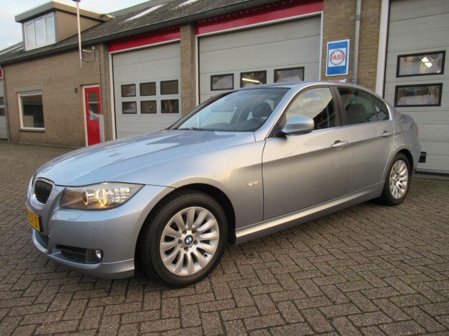 BMW 3-serie 325i Executive Xenon, Clima, PDC