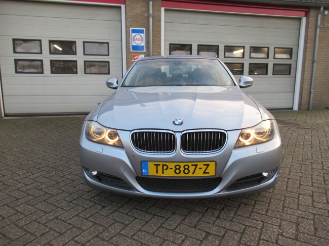 BMW 3-serie 325i Executive Xenon, Clima, PDC