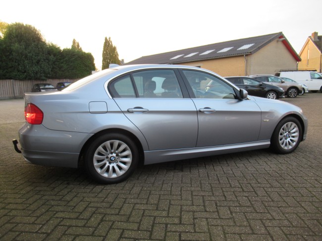 BMW 3-serie 325i Executive Xenon, Clima, PDC