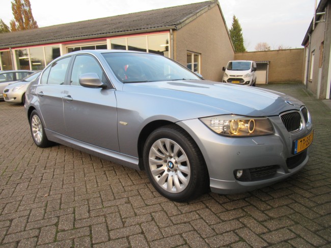 BMW 3-serie 325i Executive Xenon, Clima, PDC
