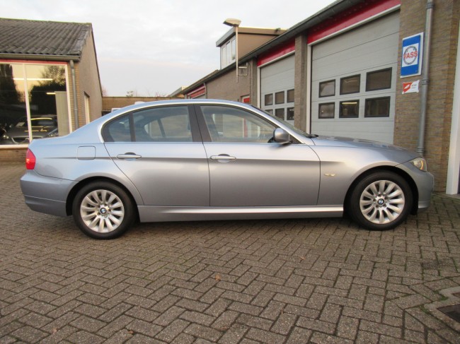 BMW 3-serie 325i Executive Xenon, Clima, PDC