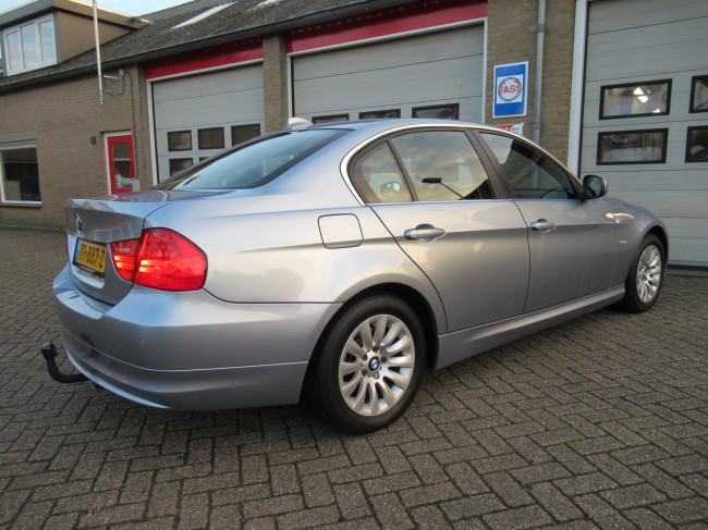 BMW 3-serie 325i Executive Xenon, Clima, PDC