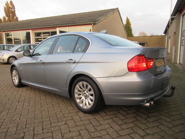 BMW 3-serie 325i Executive Xenon, Clima, PDC